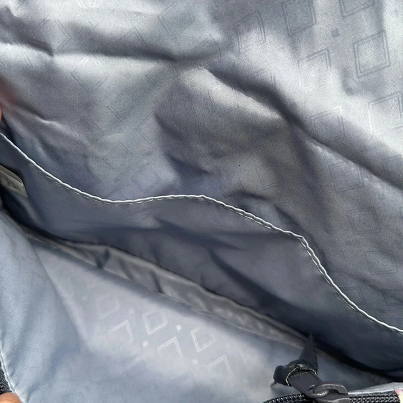 Vera Bradley Turnlock Crossbody Charmon Meadow - Picture 6 of 7